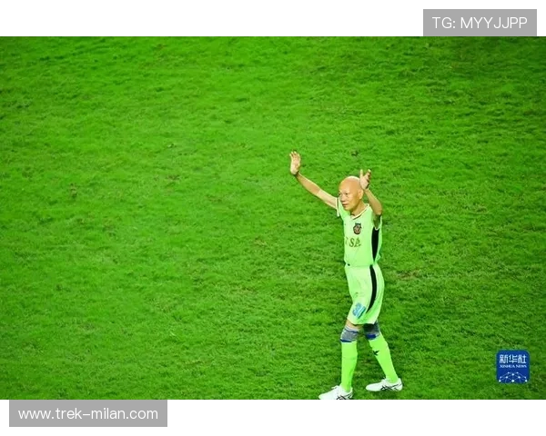 香港足球一号球星是谁 他在球场上的表现与成就如何